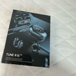 Wireless Tune R15 TWS Earbuds In-Ear Phones With Charging Case ew In Box